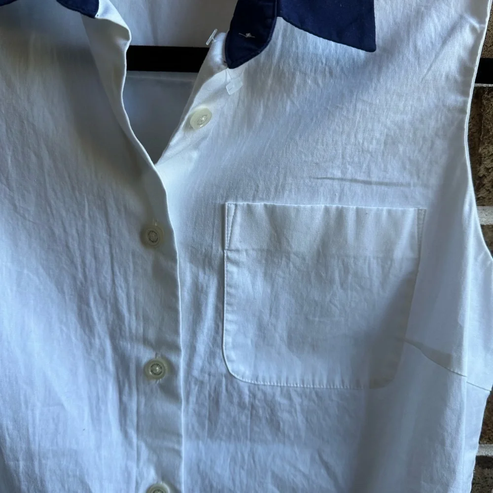 Kate Spade White and Navy Sleeveless Button Down Shirt